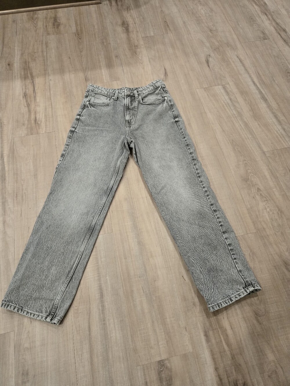 H&M Women Light Grey Relaxed Straight Jeans US 10  11B0495